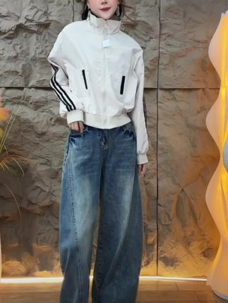 2025欧货新款时髦机车条杠后背字母外套女宽松百塔棒球服夹克上衣
