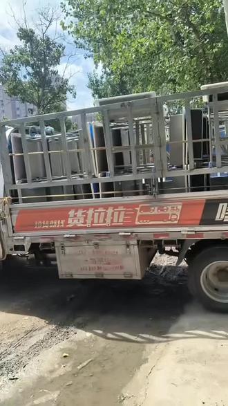 这款二手上下铁架床铺,采用优质材料制作,结实耐用,标准尺寸设计,适合各种房间使用,同时我们提供及时、专业的售前和售后服务,确保您的购买体验无忧。对于那些需要为家里或办公室寻找经济实惠、实用且耐用的铁架床的顾客来说,这款二手铁架床是您理想的选择。这款二手上下铁架床铺,使用起来真的很方便,而且非常结实,不用担心会塌陷或损坏。这款二手上下铁架床铺,非常适合家庭使用,无论是作为儿童房、宿舍还是办公室的临时存储空间,都能轻松应对。这款二手上下铁架床铺,适合需要经济实惠、实用耐用的家庭或个人使用。抓紧时间,抓紧时间,不要错过这个机会,赶紧下单吧!这款二手上下铁架床铺,深受广大用户好评,以其坚固耐用的品质和良好的口碑,成为众多家庭的首选。这款二手上下铁架床铺,采用优质钢材制作,确保其坚固耐用,适合各种家庭使用。想要一个舒适又省心的家,这款二手上下铁架床铺,不仅价格实惠,而且品质有保障,让你安心使用!#二手上下铺 #二手 #天津 #天津二手上下床 #天津二手上下铺