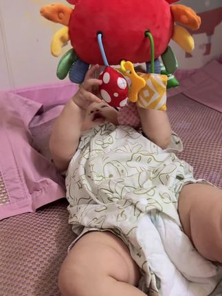 自己在那静静的玩好好长时间了🫢真乖#越养就越上头的人类幼崽#宝妈带娃解放双手#哄娃神器 #母婴好物 #自己玩的不亦乐乎