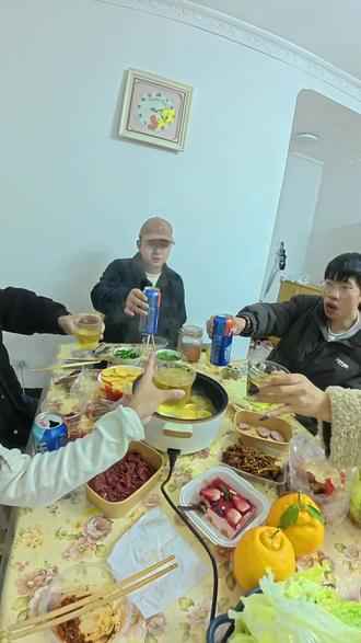 简简单单忙忙碌碌在家里跨个年✌️
#女性独立 #跨年 #2026 #创业 @DOU+上热门 @抖音小助手