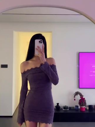 紫色💜好欲!一字肩磨毛蕾丝包臀连衣裙~谁看了不爱~ #紫色系 #连衣裙 #蕾丝裙 #纯欲天花板 #ootd穿搭