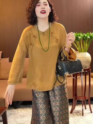高级感复古风轻奢洋气小众姜黄色盘扣小衫印花阔腿裤春秋洋气套装  #早秋高智感职场穿搭 #时尚穿搭 #新中式穿搭 #秋冬穿搭 #谁穿谁好看