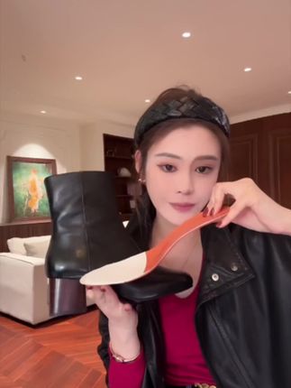 知性女主短靴,外牛内羊,做工精细,款式简单大方百搭,价格实惠,值得购买。#简约风穿搭 #复古女鞋 #女鞋推荐 #百搭鞋子 #真皮女鞋