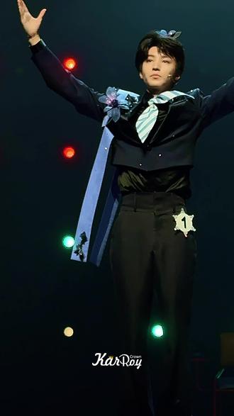 20251213趁世界还年青 今日份的开心小猫~倒数第二天了,真的舍不得这个舞台上鲜活又耀眼的演员王俊凯
#王俊凯 #王俊凯话剧 #王俊凯趁世界还年青