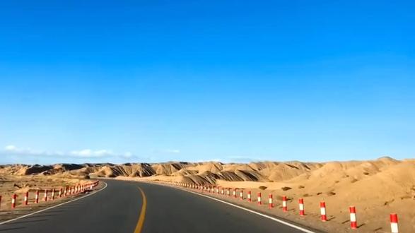 眼泪是积攒太久的雨,终要在歌里落一场