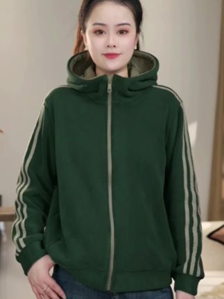 秋季时尚宽松拼接女连帽长袖外套运动开衫加绒加厚外套带帽#连帽外套 #长袖外套 #时尚外套 #拼接外套 #加厚外套