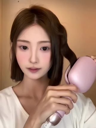 哇塞,随便一夹就好看的#法式慵懒蛋蛋卷 我真的太爱了~#手残党也能学会的发型 #蛋蛋卷 #发型教程