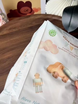 居然薅到了加拿大高端品牌#爱亦娃纸尿裤 的羊毛,一个ID能拍两单,面层添加了茶多酚精华,巨柔巨软,透气性也嘎嘎好,趁合适快让宝宝体验下高端纸尿裤的快乐#拉拉裤 #纸尿裤 #母婴好物
