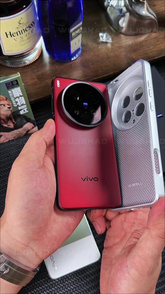 给#VIVOX200ultra 换个高级脸!胶片绿磨砂拼接全包壳,复刻300Ultra质感,防摔耐用