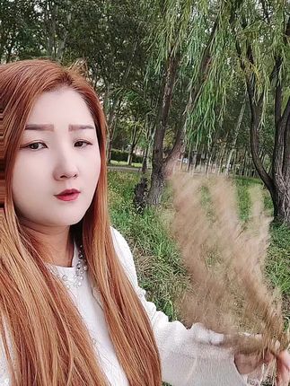 别把自己太当回事,也别把自己太不当回事。智慧的人,懂得收放自如。谦逊,不是卑微,是知道天地广阔;从容,不是无所谓,是看清了万象皆过客。😜😜😜