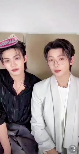 云旗:拆拆拆是什么意思啊!
一定要亲口听到郝熠然说不会拆才肯罢休啊!
#52 #郝熠然 #云旗 #cp #云熠星河