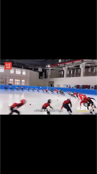 “希望让南方孩子冲击世界冠军!”两会期间,全国人大代表、重庆市短道速滑队教练任子威接受红星新闻专访。#全国两会 #任子威 #轮转冰#自由式轮滑#3亿人上冰雪
