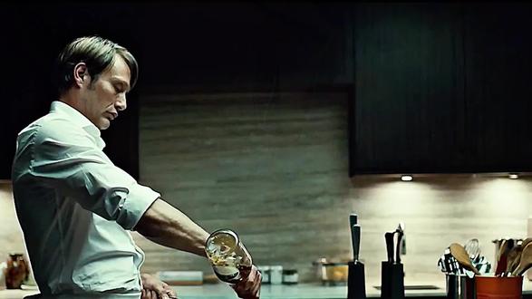 优雅食人魔对决天才探员,血腥与美学极致碰撞。高智商心理博弈,全程高能反转,暗黑神作天花板!#汉尼拔 #汉尼拔第一季 #高分美剧 #悬疑惊悚解说 #美食