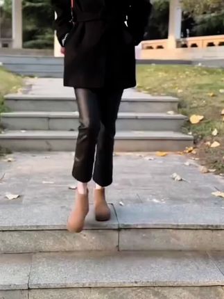 高腰加绒微辣皮裤韩版#时尚减龄穿搭 ##小个子穿搭