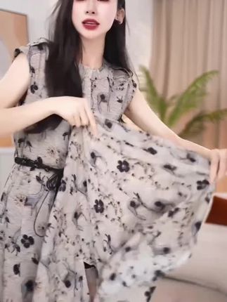 #优雅气质 #减龄气质 #显瘦连衣裙 #新款连衣裙 #时尚连衣裙