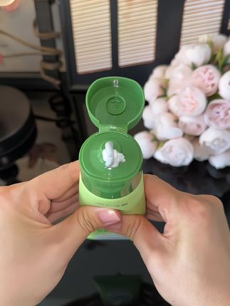 孩子到了青春期就该拥有属于自己的洁面乳了,#植物妈妈 清痘控油双管洁面乳,一边清洁一边控油补水,#洗面奶推荐 #青少年洗面奶 #学生党好物推荐