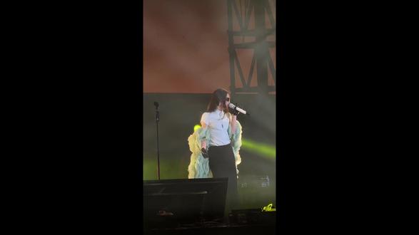 中山草莓音乐节🍓28号的这一场太炸裂啦!300+的门票真的不要太值了!也算是和喜爱的歌手合唱过了🤣#演唱会现场 #视听盛宴 #中山草莓音乐节 #现场氛围 #奔赴热爱