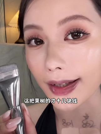 用粉底刷上粉底真是太爽爽爽爽爽了! #粉底刷#丝滑上妆#沉浸式 #亲测分享 #强烈推荐