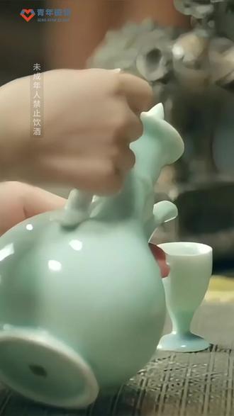 古人有立夏“饯春”的习俗,这句诗的情感即是“饯春”