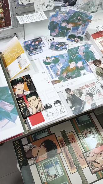 撒野漫家和漫库二期混合展示,纸片人脑袋直接冲就对了,很是貌美#撒野 #蒋丞 #顾飞 #开箱 #谷子展示