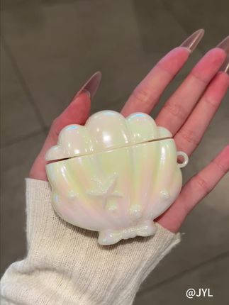 好美的炫彩贝壳耳机套啊!好朋友我们一起带这个~#耳机套 #少女心 #这也太好看了 #快分享给你的好友