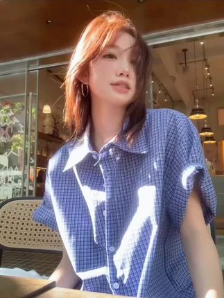 美式复古蓝色格子衬衫男短袖夏季2025新款学院风情侣格纹衬衣外套#视频同款#夏季新款#外套#百搭上衣#格子控@DOU+小助手
