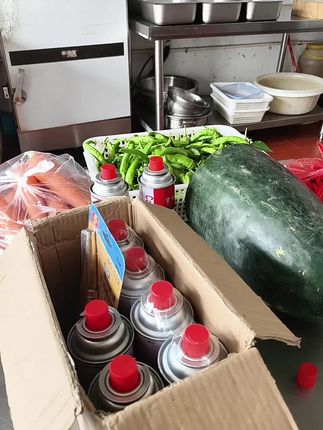 卡式通用气罐+多功能喷火器,居家必备!#卡式通用气罐 #便携式点火器 #便携式气罐 #烧猪毛神器 #户外卡式炉气罐