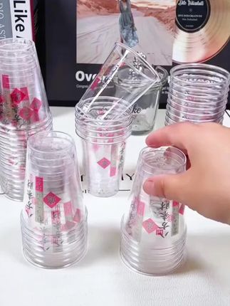 聚会招待神器!加厚航空杯太好用了 加厚加硬材质,拿在手里不软塌,装热茶、倒饮料都稳当,还不怕轻易摔破。 省心又方便一次性设计,用完直接扔,不用费劲洗杯子,朋友聚会、家庭待客超省事。 不管是日常喝茶,还是招待客人喝饮料都合适,随手拿取不麻烦,提升待客效率! #一次性杯子 #航空杯 #杯子 #好物推荐🔥