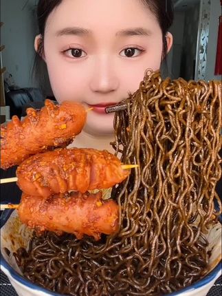 爆辣鬼椒面#思圆魔鬼辣面 #鬼椒面挑战 #美食 #速食美食 #夜宵吃什么