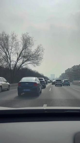 开一路吐槽一路😂#新手开车上路技巧 #天津快速路 #天津堵车 #天津黑牛城道 #启源a06