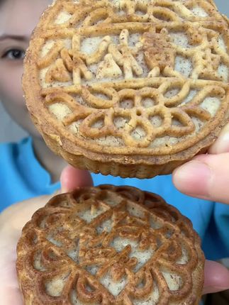 麦语纤言粗粮月饼🥮,不加一滴白砂糖 小麦粉,配料表干净!一个就顶饱,还没啥负担,每个口味都是好吃的😋趁现在划算,可尝尝! #麦语纤言粗粮月饼 #麦语纤言 #粗粮月饼 #无蔗糖月饼