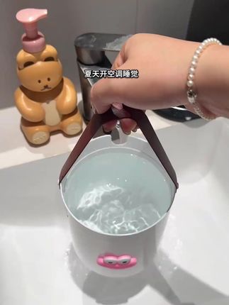 夏天空调房呆久了干燥!一觉醒来喉咙鼻子干难受的,赶紧来薅一个加湿器的大羊毛,大容量三大喷头三档调节!~#加湿器 #房间加湿妙招 #空调房必备 #夏天必备 #空调房神器