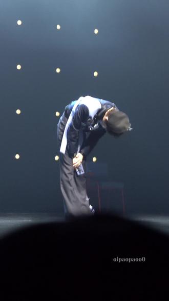 2025.12.10第二场谢幕
#王俊凯 #王俊凯话剧 #趁世界还年青王俊凯