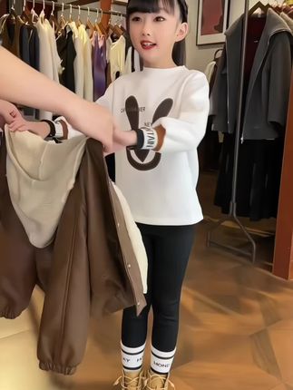 #上热门 女童外套2025新款儿童洋气春秋加厚皮衣牛仔裤外套秋季加绒秋冬 #早秋贵气感穿搭 #秋季不露腿穿搭#初秋一周不重样穿搭 #轻松解锁秋季穿搭