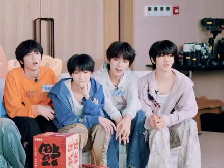 全世界最好吃的蛋糕诞生了(ノ◕ヮ◕)ノ*.✧
#王橹杰 #新春荣耀大作战