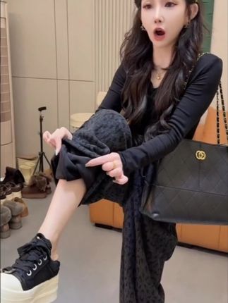 #秋冬新款 #豹纹休闲裤#洋气减龄#谁穿谁好看#爆款热卖中