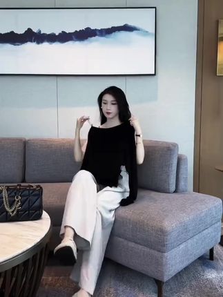 #气质名媛风 #温柔风穿搭 #时尚两件套 #穿出高级感 #不费力的松弛感