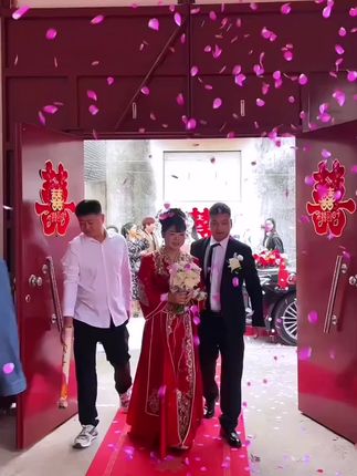 #婚房布置 #大门喜字贴 结婚贴小区门口、农村大门、婚房门,单元门都非常好看#备婚日常 #贴喜字