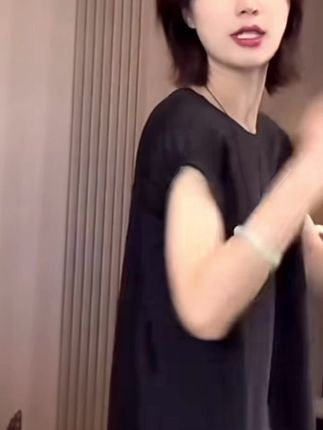 #好物推荐🔥 #爆款热卖中  2025夏季新款高级感纯欲慵懒风松弛感气质显瘦舒适百搭休闲连衣裙