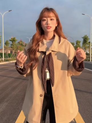 新款复古连帽披肩减龄设计感格子撞色中长款风衣外套女装通勤外穿#慵懒风穿搭 #韩系穿搭 #风衣外套中长款 #通勤搭配 #高级穿搭