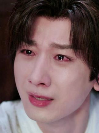 呜呜呜……太痛了😭😭 这段哭戏也要封神了😭😭 #追剧不能停 #强烈推荐 #虐心片段 #成毅 #演技炸裂