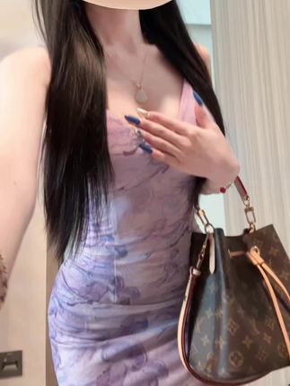 小时候希望成为的大姐姐模样~#今日穿搭 #温柔穿搭 #连衣裙分享 #仙女穿搭 #辣妹穿搭