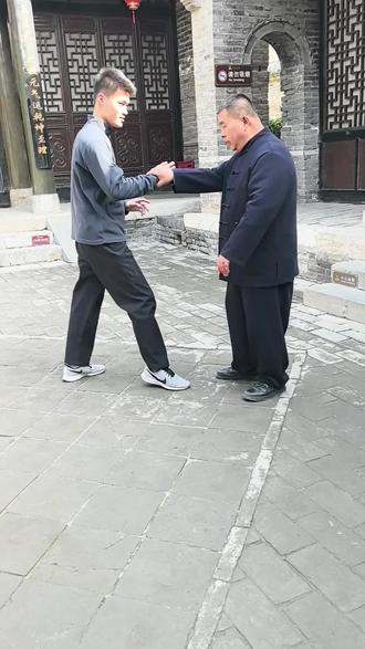 闫老师练拳体会(一)
#太极 #武禹襄故居 #太极体验 #广府太极拳 #武氏太极拳