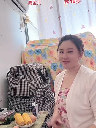 以为嫁谁都一样,其实真的不一样,嫁对人人,神经病都变正常了,嫁错了人,正常人都变成神经病,你们相信吗?不是人不如人,而是命不如人,嫁对了人,他在外面为你拼命,把你捧在手心里,嫁错了人,他在家里跟你拼命,#情感共鸣 #记录真实生活