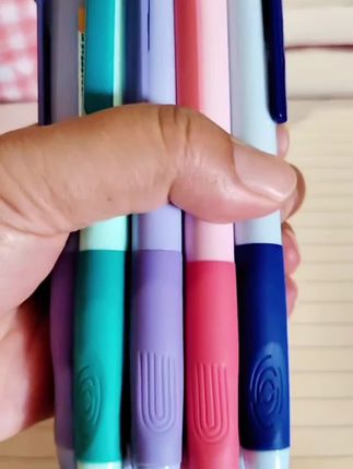 小学生正姿可擦笔,有了它再也不用担心孩子写错字弄脏作业了#笔 #可擦笔 #正姿可擦笔 #学习用品 #文具安利