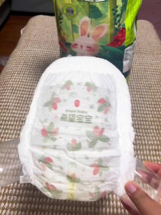 又轻薄还超能吸#希望宝宝纸尿裤 真的太适合夏天了,现在拍一发二到手两大包,刷到的妈妈们快给宝宝安排上~#拉拉裤#母婴好物#超便宜超划算 #纸尿裤