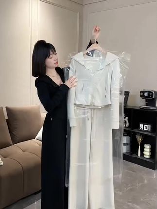 千万不能错过这款卫衣套装两件套,质量超好#温柔风穿搭 #显高显瘦显腿长 #卫衣套装两件套#秋冬新款