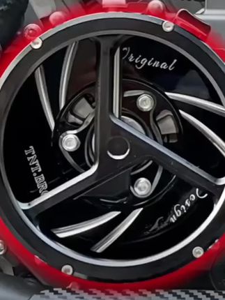 奔达黑旗500改装透明离合盖复古离合装饰边盖配件铝合金无损安装 #创作灵感 #黑旗500透明离合盖#铝合金无损离合边盖#奔达黑旗500改装#黑旗500离合盖@DOU+小助手