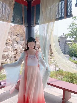 #国风古韵 #民族风连衣裙 #改良汉服 #大气连衣裙