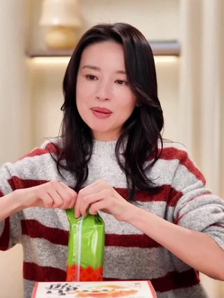 董洁赞不绝口的沙琪玛,不愧是沙琪玛天花板!!#谁懂这一口的好吃程度 #零食推荐 #好吃到停不下来 #抖音美食推荐官 #妈呀太香了